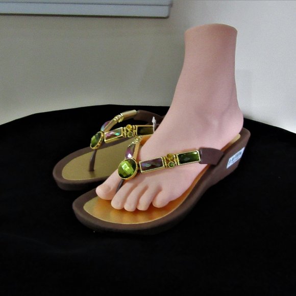 Brand new Brown sandals 6 - 7 - 9- Firm Price - Picture 2 of 10